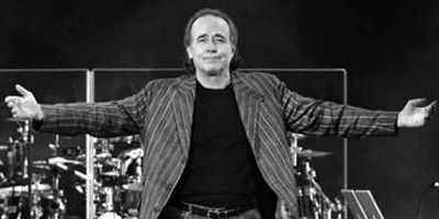 Serrat recibe el Premio Nacional de las Músicas Actuales 2009