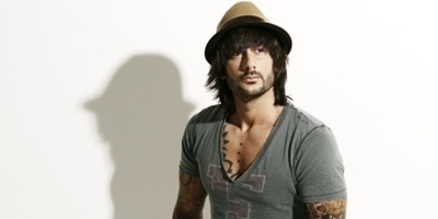 Paulina Rubio y Melendi, novedades de la semana en ‘Los 30 Cauro’